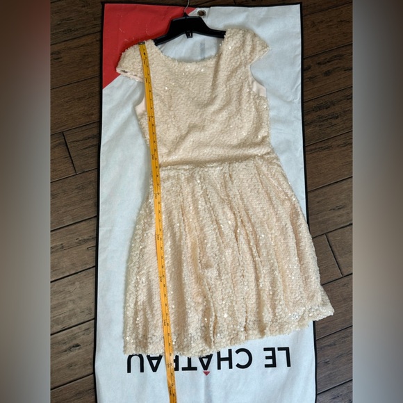 Le Chateau Sequin Cap Sleeve Dress nude/pink size M - Picture 7 of 8